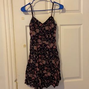Straps dress with flower pattern